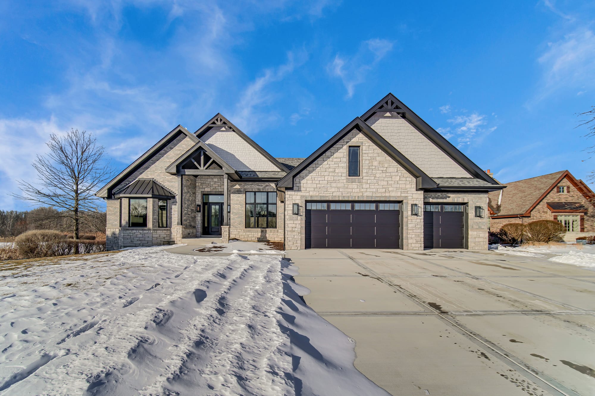 New construction home in New Lenox, IL by Silverline Builders