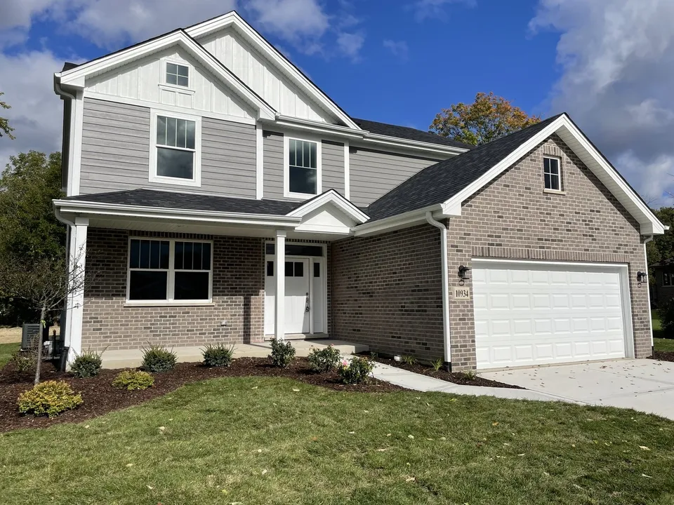 New construction home in Mokena, IL by Silverline Builders