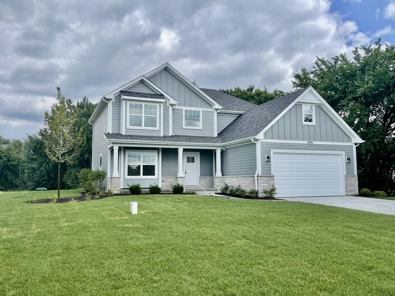 New construction home in Mokena, IL by Silverline Builders