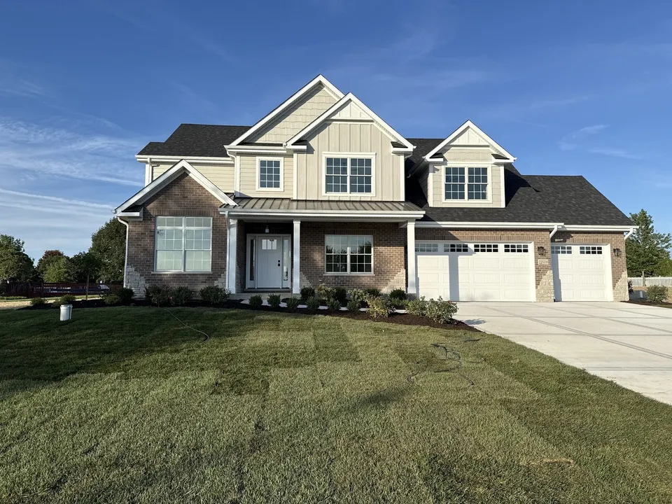 New construction home in New Lenox, IL by Silverline Builders