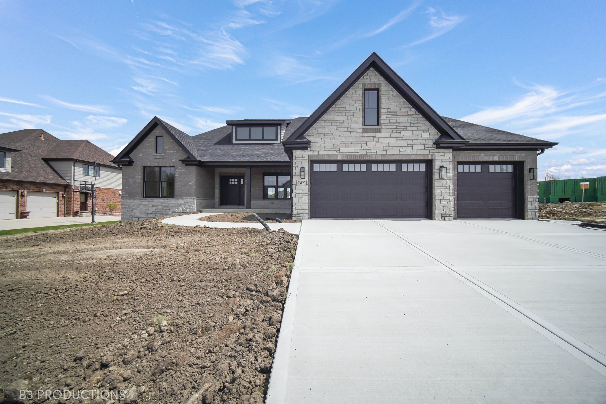 New construction home in Frankfort, IL by Silverline Builders