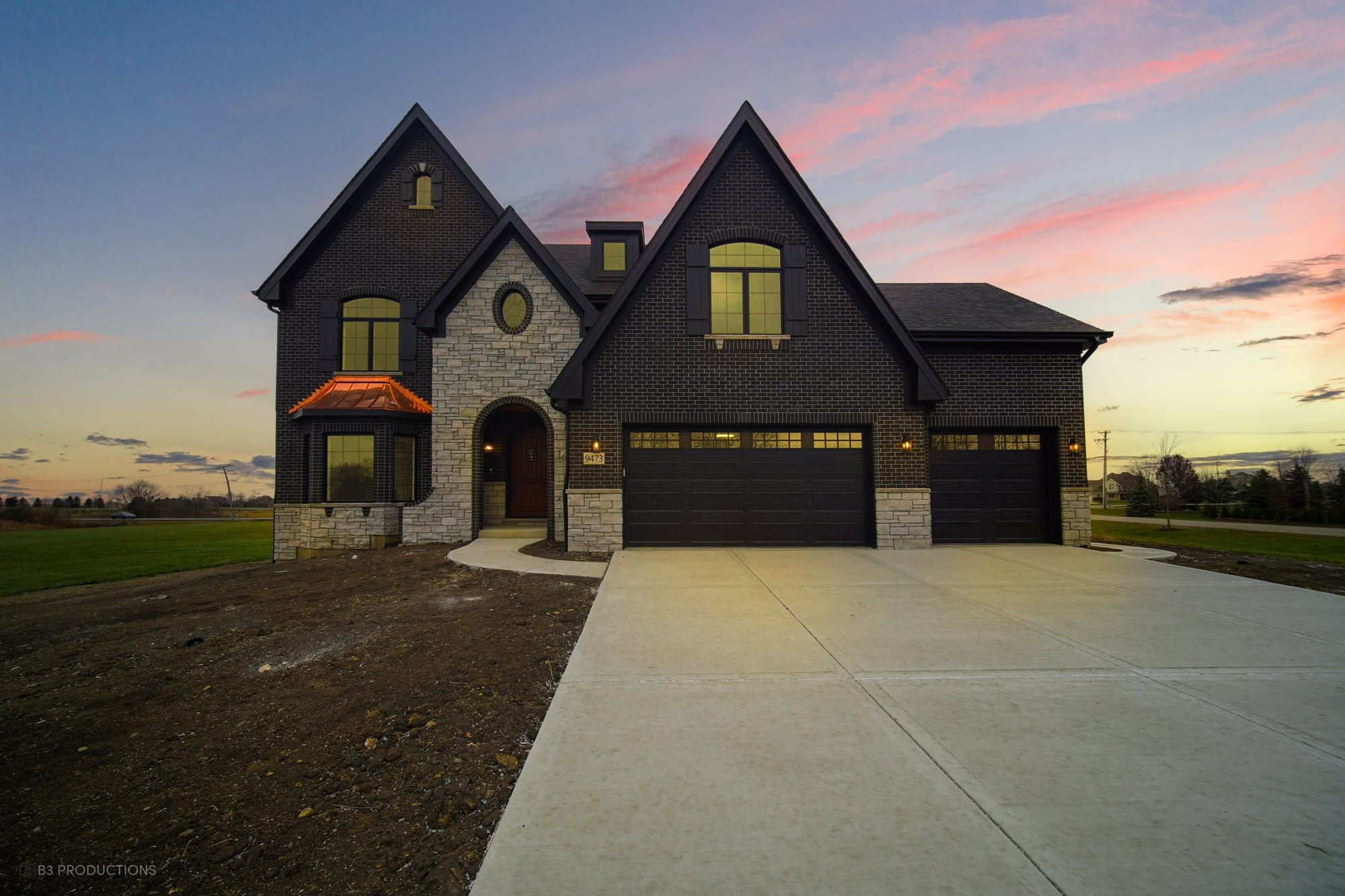 New construction home in Frankfort, IL by Silverline Builders