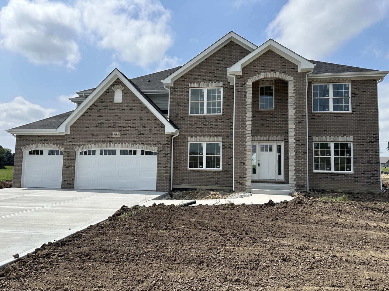 New construction home in Frankfort, IL by Silverline Builders